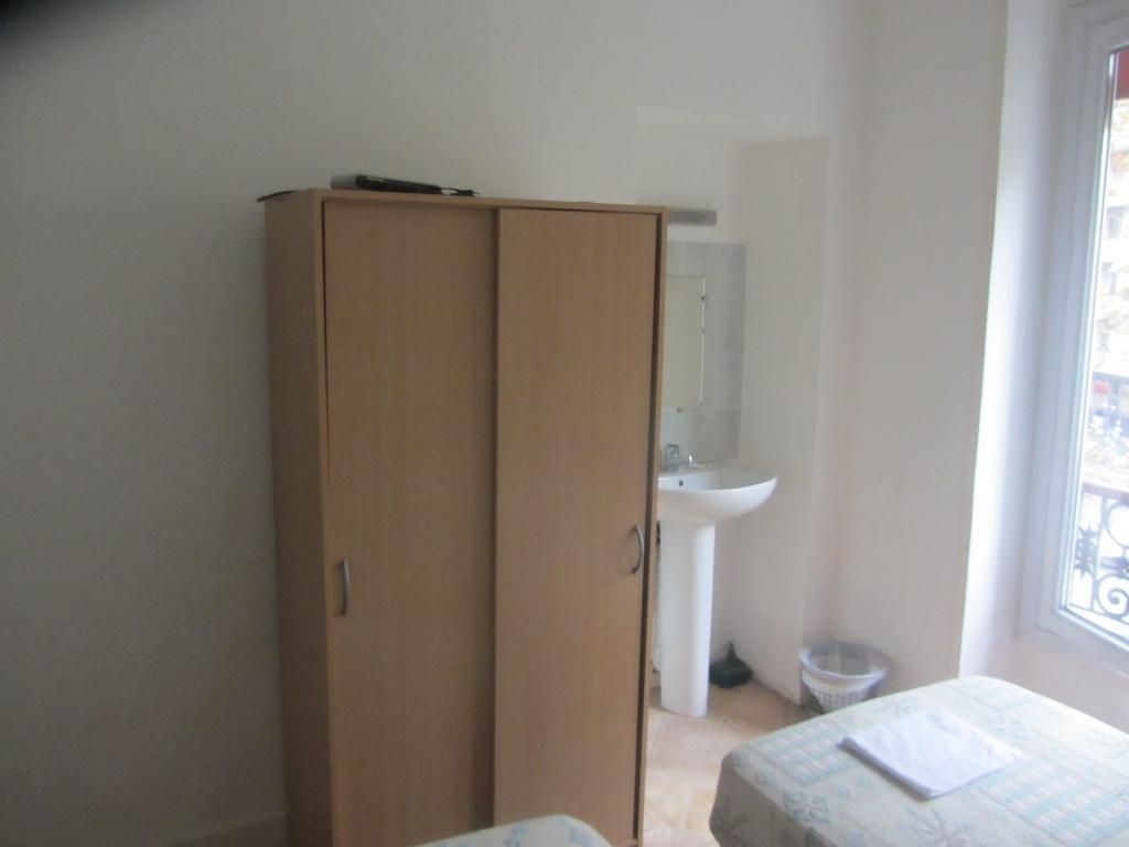 Central Hotel Paris Room photo