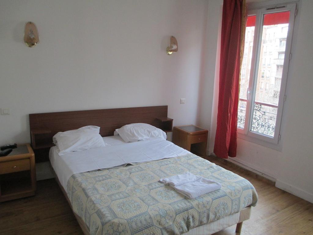 Central Hotel Paris Room photo